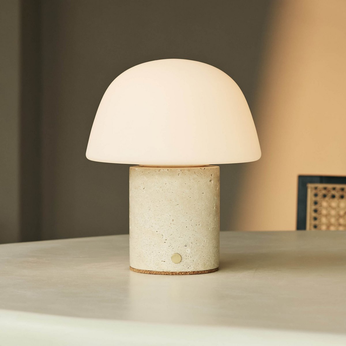 Maes Beige / Travertino Classico – Lampe de table en Travertin