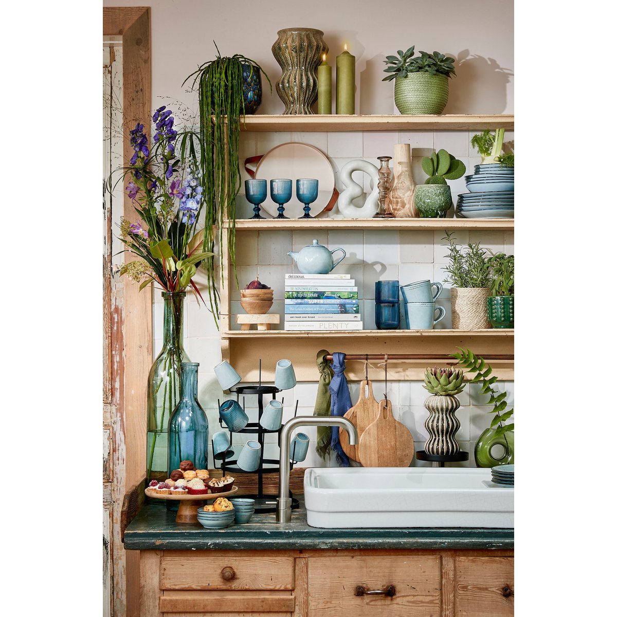 Rioja Bottle Vase - H50 x Ø15 cm - Recycled Glass - Light Blue