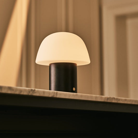 Yannick black cordless table lamp - modern, battery-powered and durable