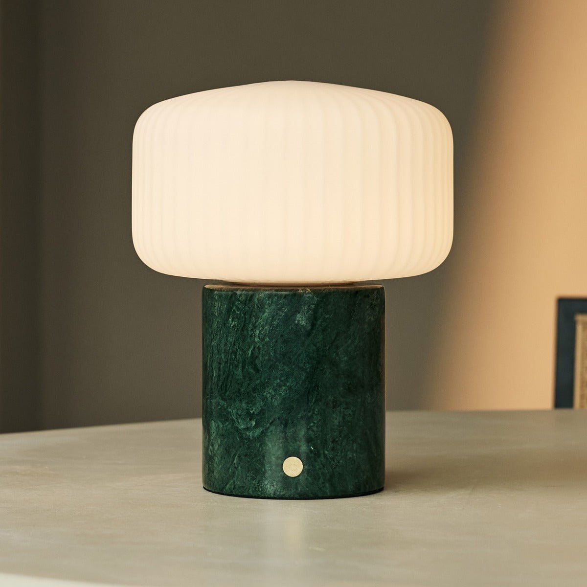 Renoir Green / Verde Alpi – Lampe de table en Marbre