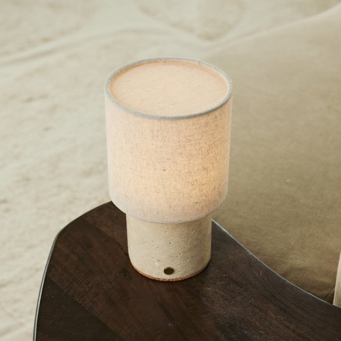 Lampe de table Dou beige en Travertin