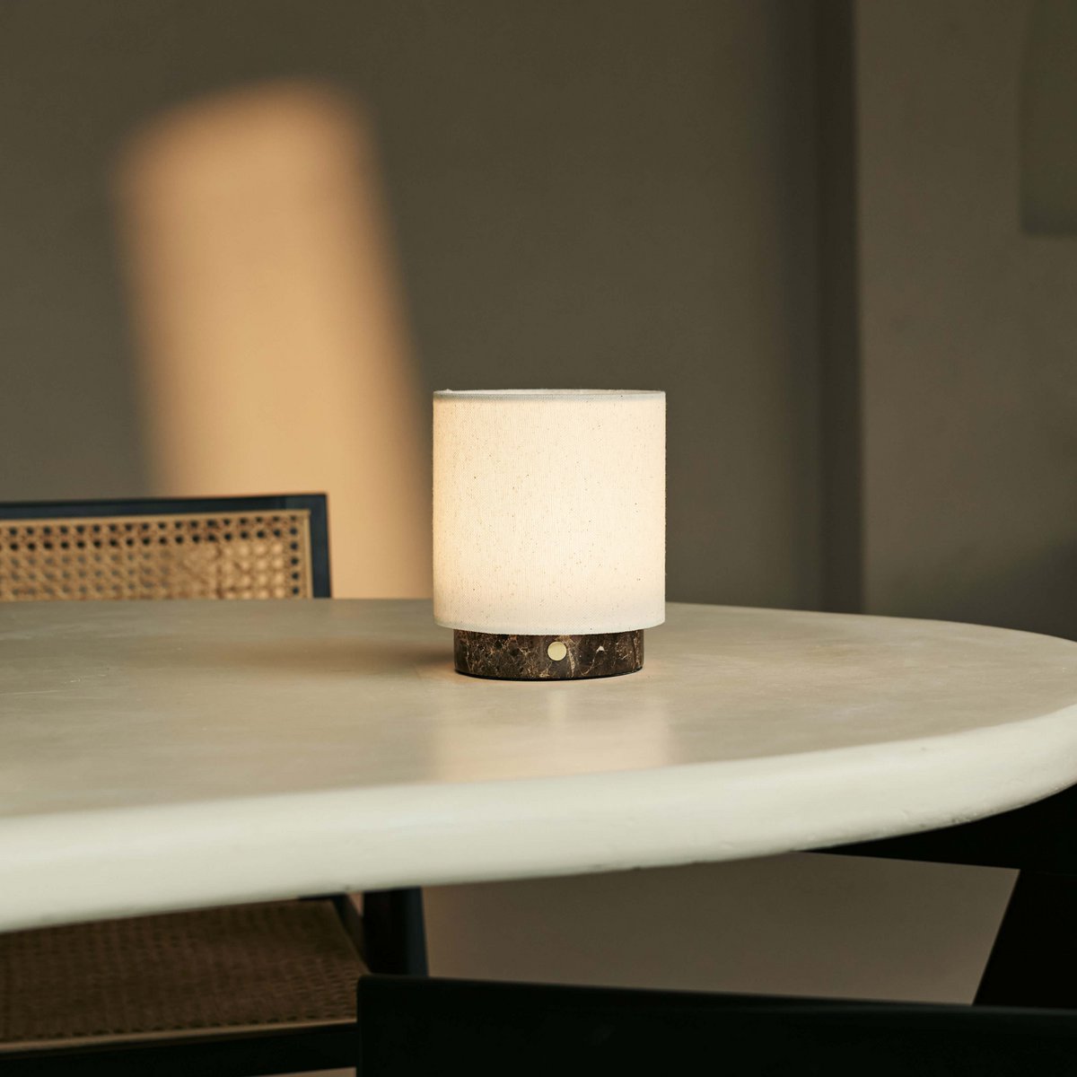 Mauve Cream & Brown / Emperador Dark – Lampe de table en Marbre