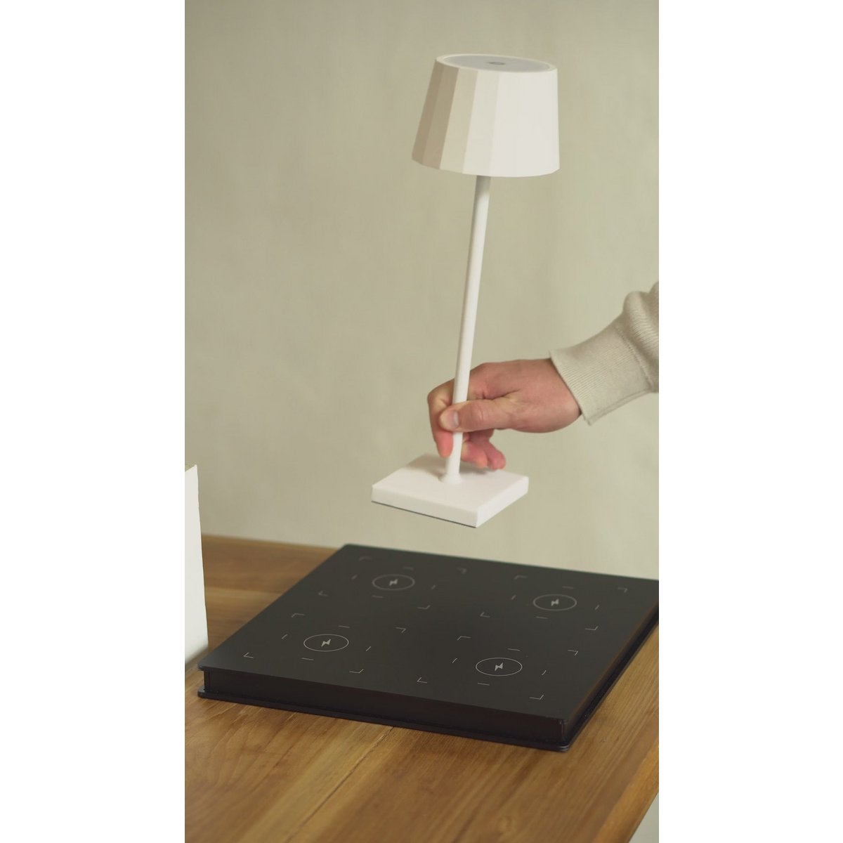 Professioneel draadloos oplaadstation met 8 oplaadpoorten - Eenvoudig en functioneel met Q1-technologie