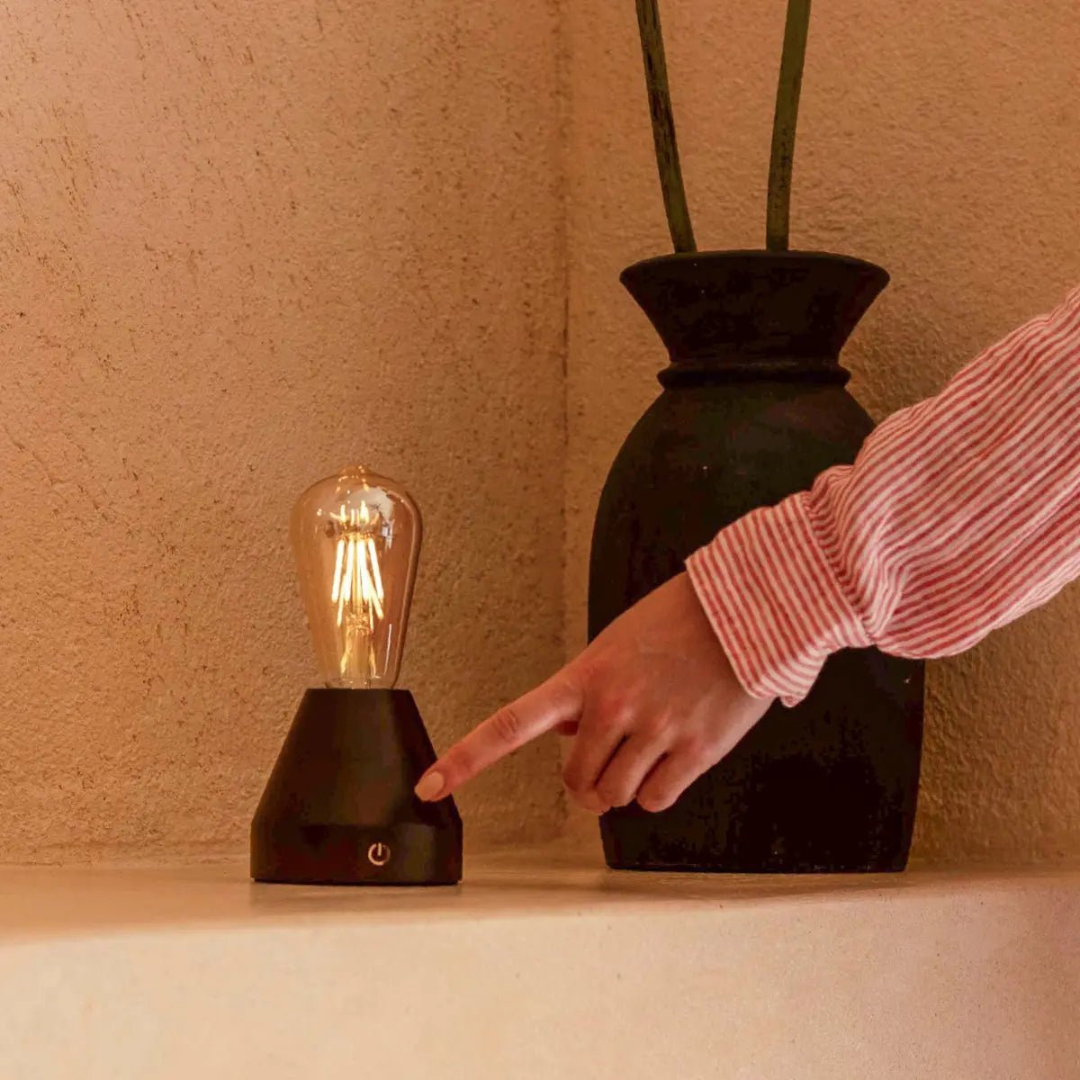 Lampe de table LED rechargeable marron foncé Zavi – Sans fil, à intensité variable, batterie de 80 heures