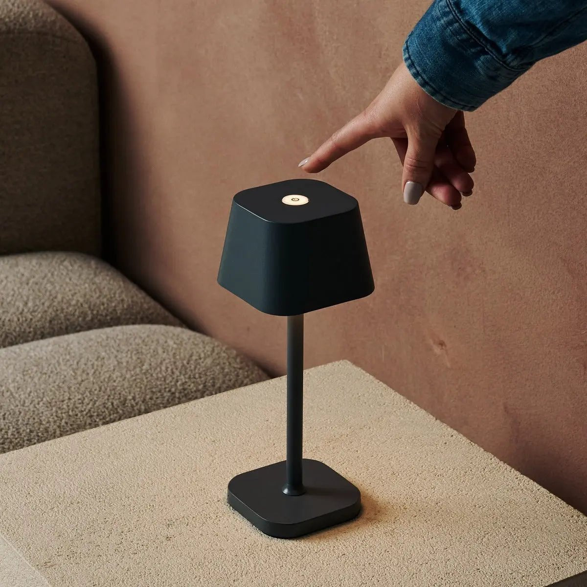 Ava Stone Grey - lampe de table rechargeable | Lampe élégante et sans fil et dimmable