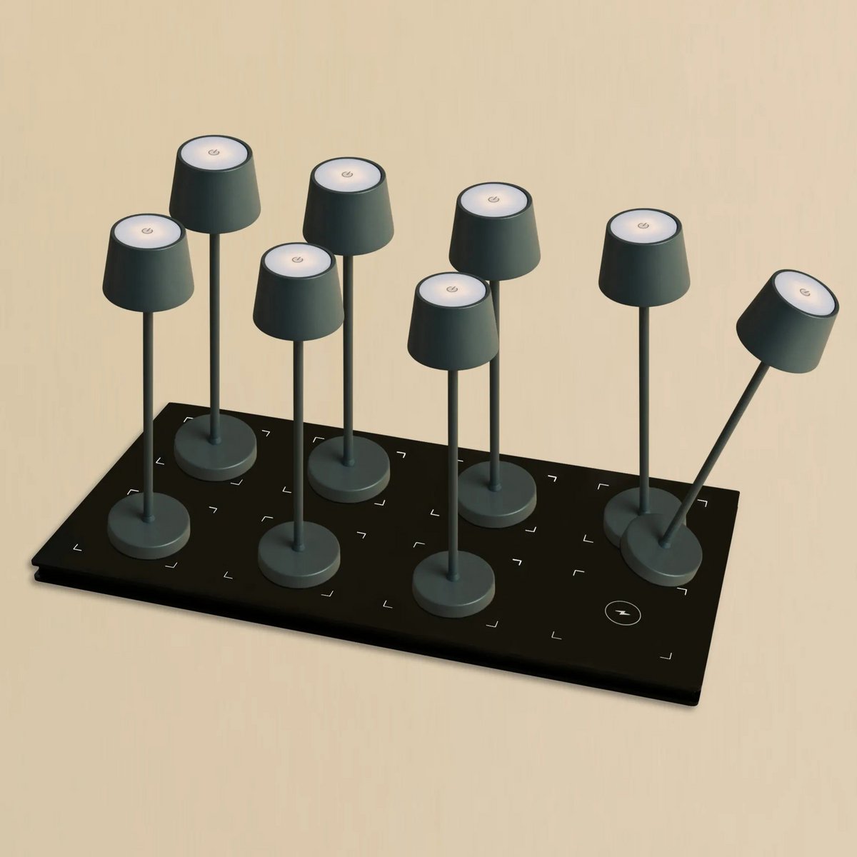 Combi Set Professional - 8 X Vondel Mini Stone Grey Grey Rechargeable Table Lampes et 1 X Station centrale Station de charge sans fil avec Q1-Technology - Parfait pour les restaurants, l'hospitalité et les hôtels