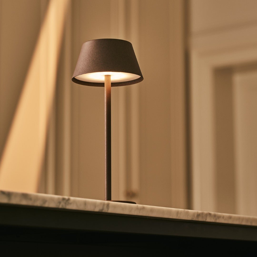 Milou Mocha Brown - lampe de table sans câble l moderne, design et 3 modes légers