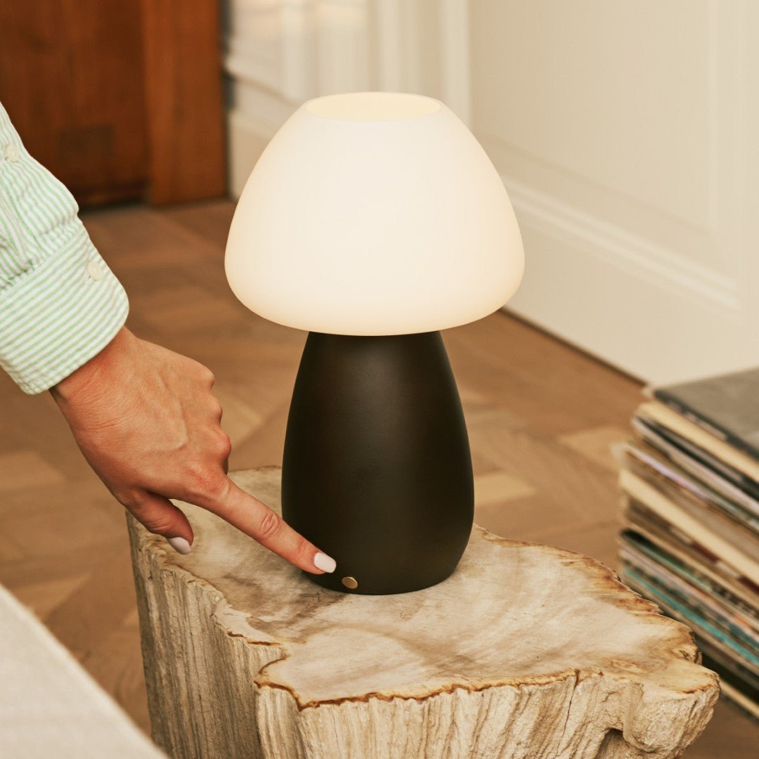 Ours Brown Brown Élégant lampe rechargeable - Design sans fil, dimmable, respectueux de l'environnement