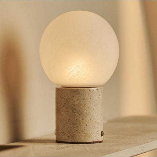 Metsu Beige / Travertino Classico – Lampe de table rechargeable en Travertin