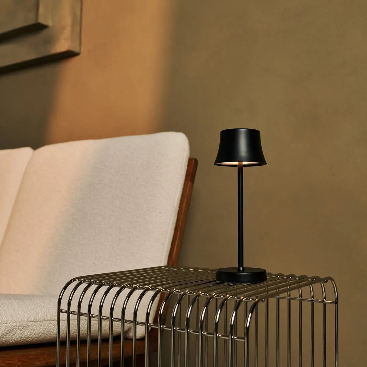 De Pijp Mini Midnight Black Rechargeable Table Lampe - Charge sans fil, lampe dimmable et 3 couleurs claires