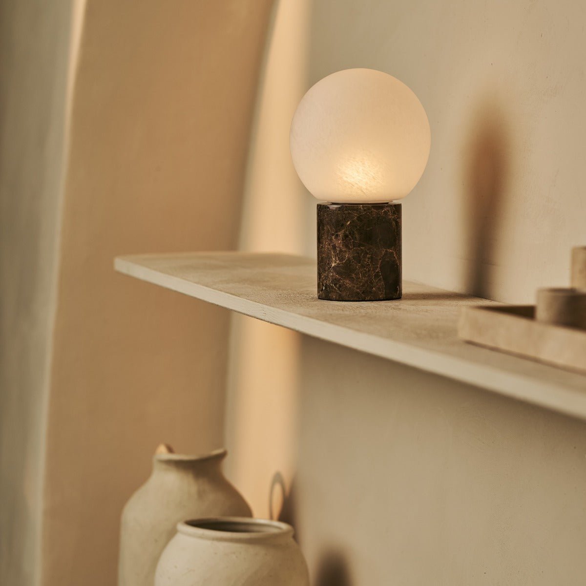Metu Brorn / Emperador Dark – Lampe de table en Marbre classique