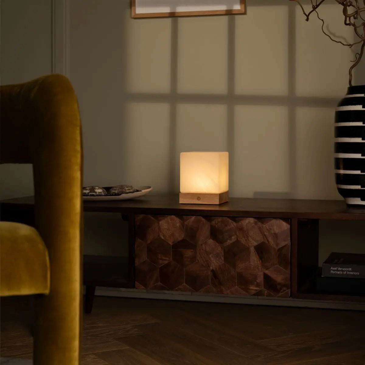 Lampe en bois sans fil brun clair avec verre congelé - batterie rechargeable, dimmable, 100 heures