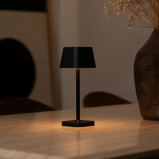 Lampe de table rechargeable noire Ava | Solution d'éclairage sans fil élégante