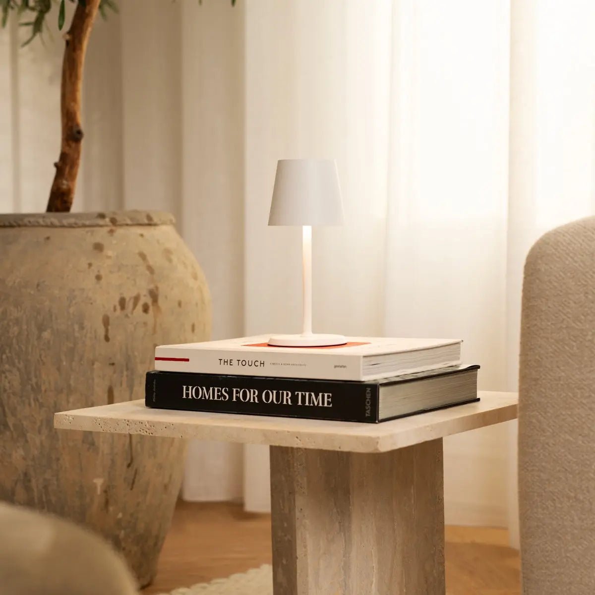 Lampe de table rechargeable James White – Sans fil, à intensité variable et élégante