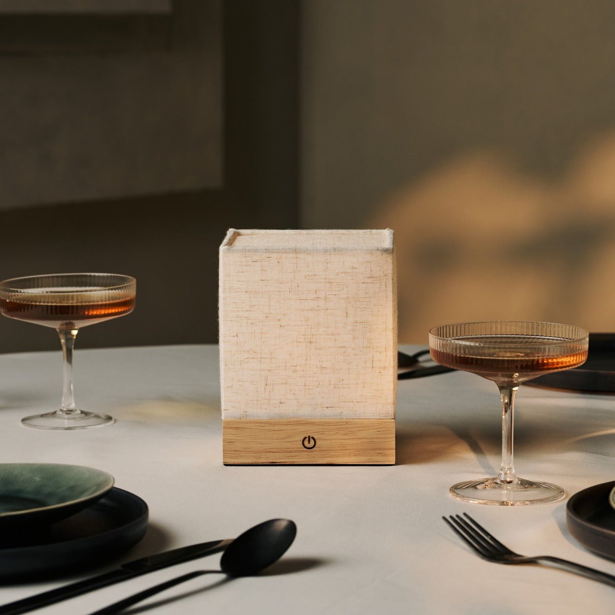 Lampe sans fil marron clair Zano avec bois et lin - Éclairage d'ambiance, lampe de table à LED avec batterie