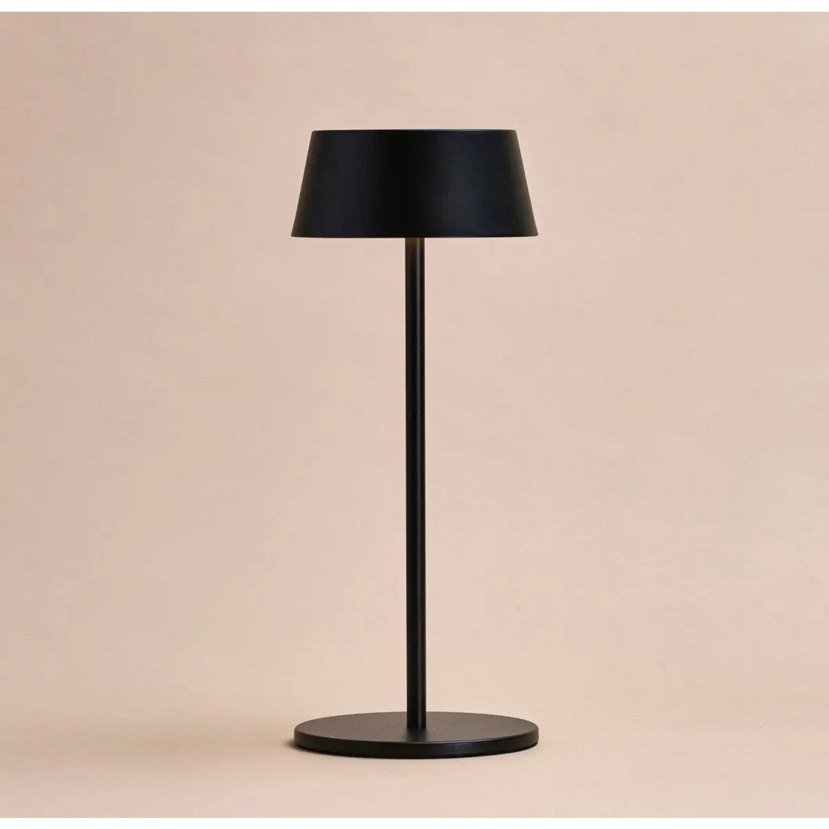 Lampe de table rechargeable Hugo Midnight Black - Intensité variable, élégante et sans fil