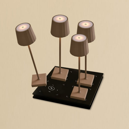 Combi set professionnel - 4 x wouter koala marron rechargeable lampes de table et 1 x poste de charge sans fil Amstel avec Qi-Technology - parfait pour les restaurants, l'hospitalité et les hôtels