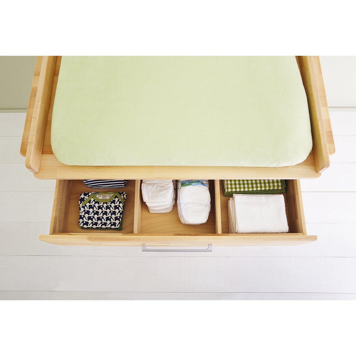 Kit de démarrage 'Natura' large
2 parties : lit bébé, meuble à langer large