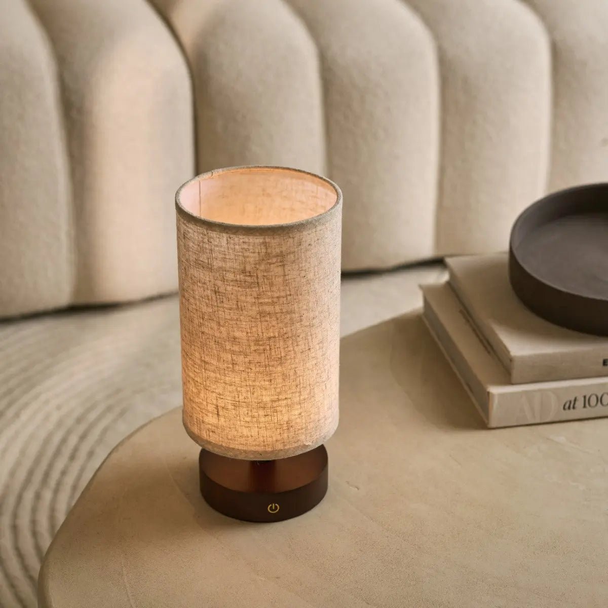Lampe de table en bois brun foncé Ben - rechargeable, dimmable, USB-C alimenté