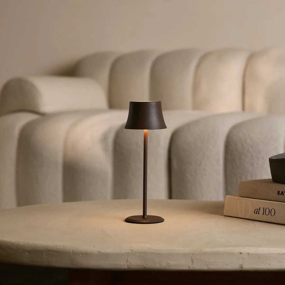 Lampe de table rechargeable Willy Mini Moka Brown – Élégante, à intensité variable, autonomie de 60 heures