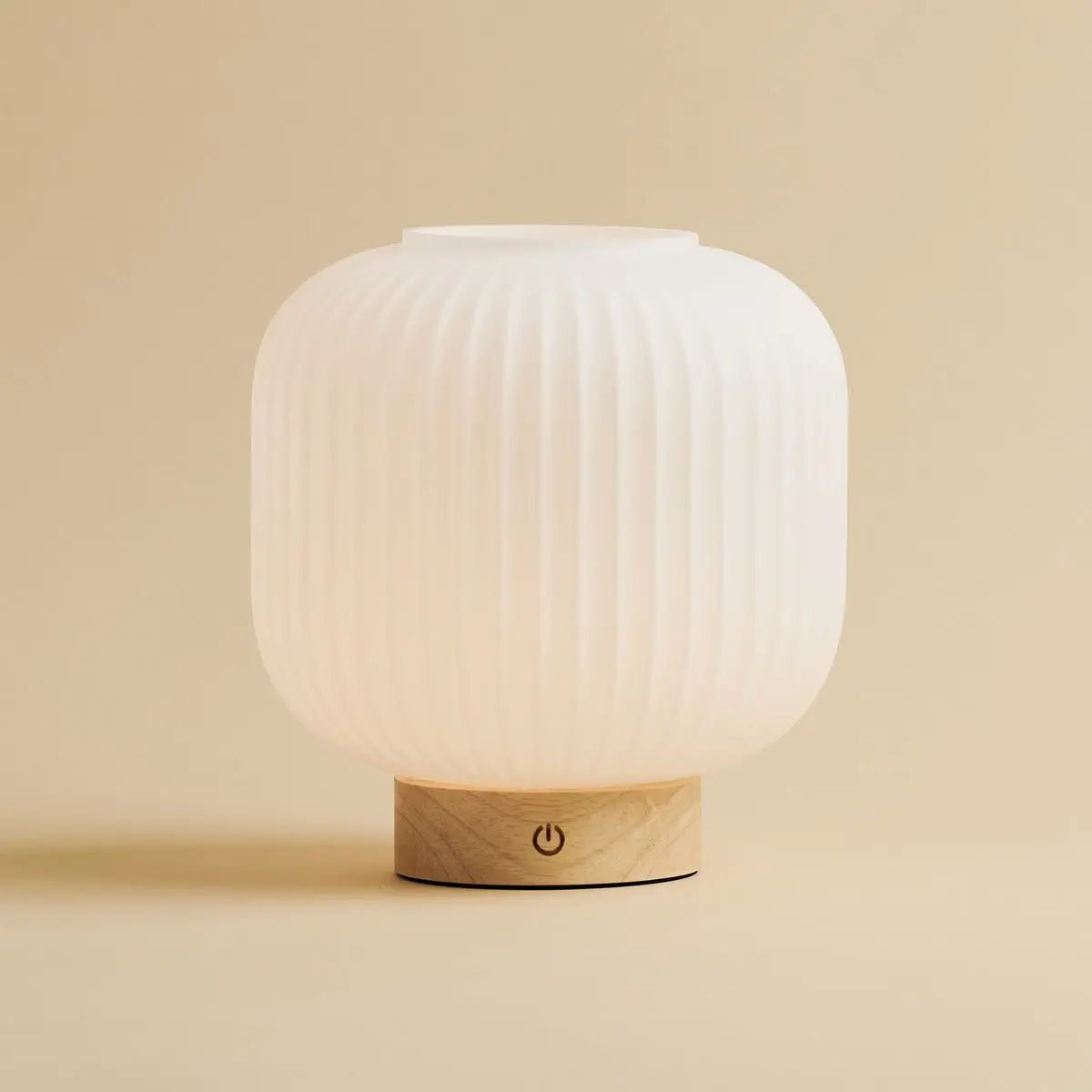 Lyla Lampe rechargeable unique - Verre givrée et base en bois, dimmable, 3 modes lumineux