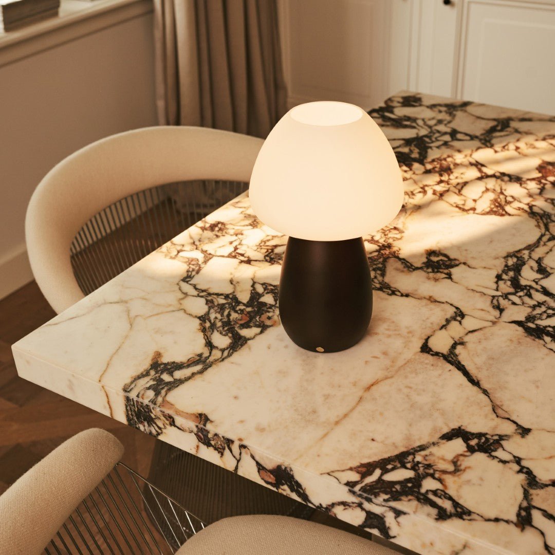 Ours Brown Brown Élégant lampe rechargeable - Design sans fil, dimmable, respectueux de l'environnement