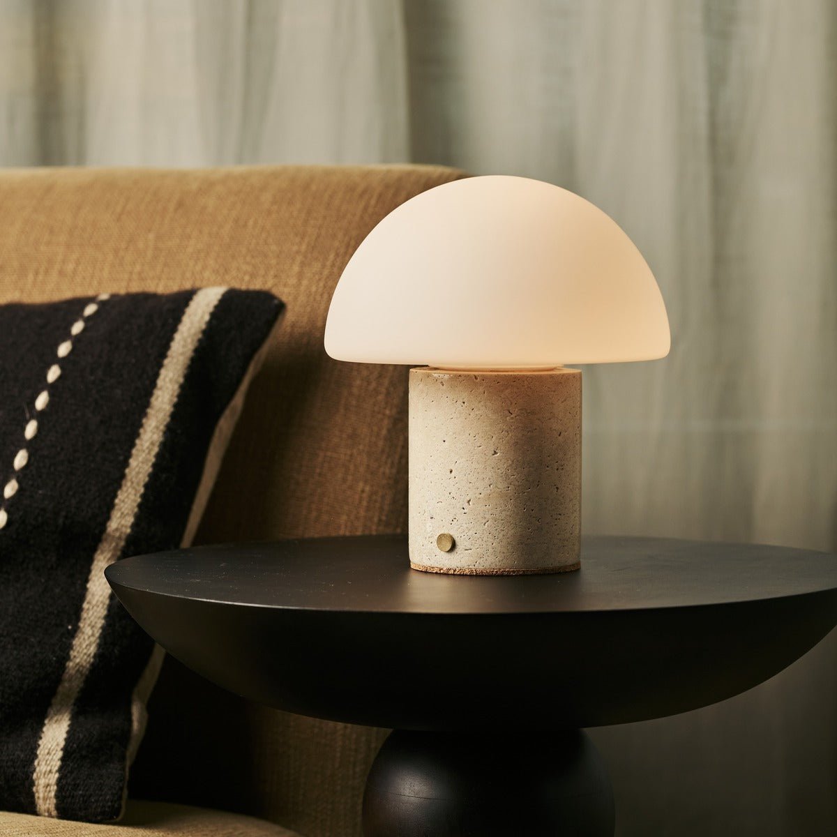Maris Beige / Travertino Classico – Lampe de table en Travertin