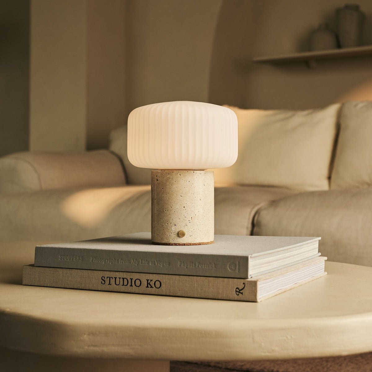 Renoir Beige / Travertino Classico – Lampe de table en Travertin