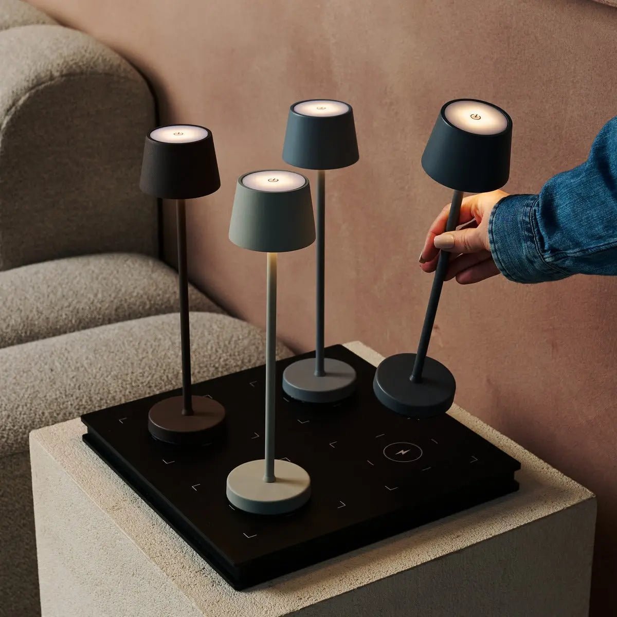 Combi set professionnel - 4 X Vondel Mini Shadow Grey Grey Rechargeable Table Lampes et 1 X Amstel Wireless Station Wireles