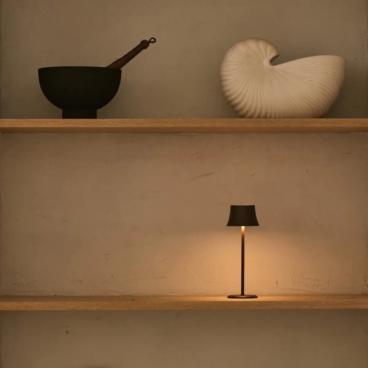 Lampe de table rechargeable Willy Mini Moka Brown – Élégante, à intensité variable, autonomie de 60 heures