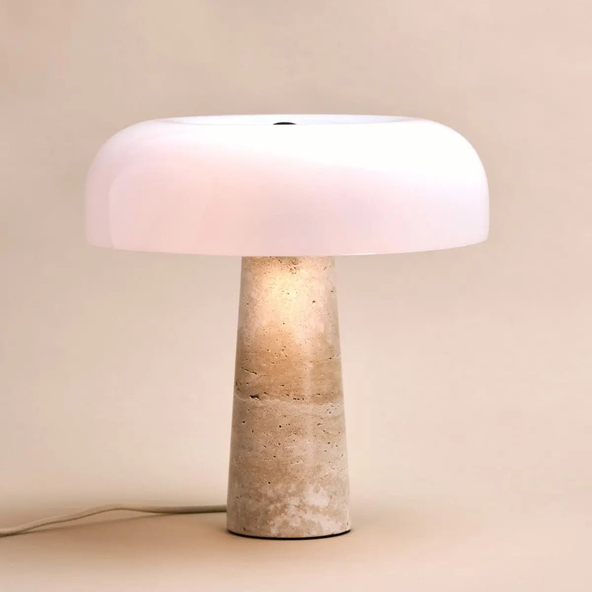 Lampe en travertin Emily – Design élégant fait à la main avec abat-jour en verre