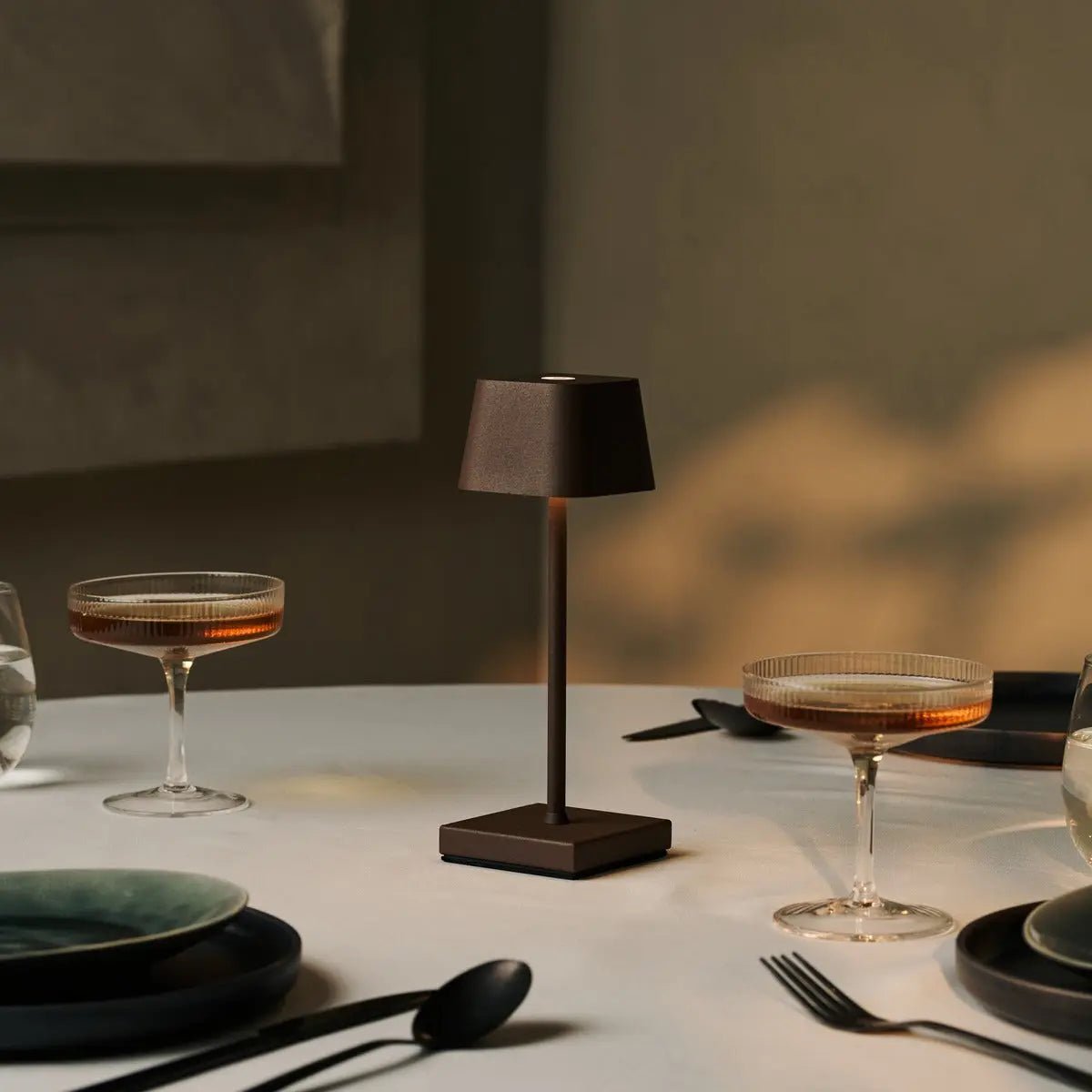 Professional Combi Set - 4 x Sarphati Mini Mocha Brown Rechargeable Table Lamps and 1 x Amstel Wireless Station Wireles