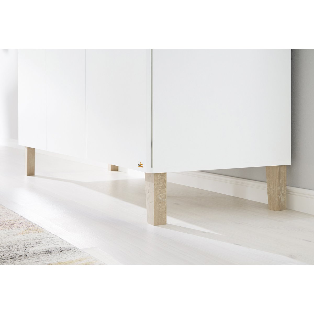 Pépinière 'Lumi' large
3 parties : lit bébé, grand meuble à langer, penderie 2 portes