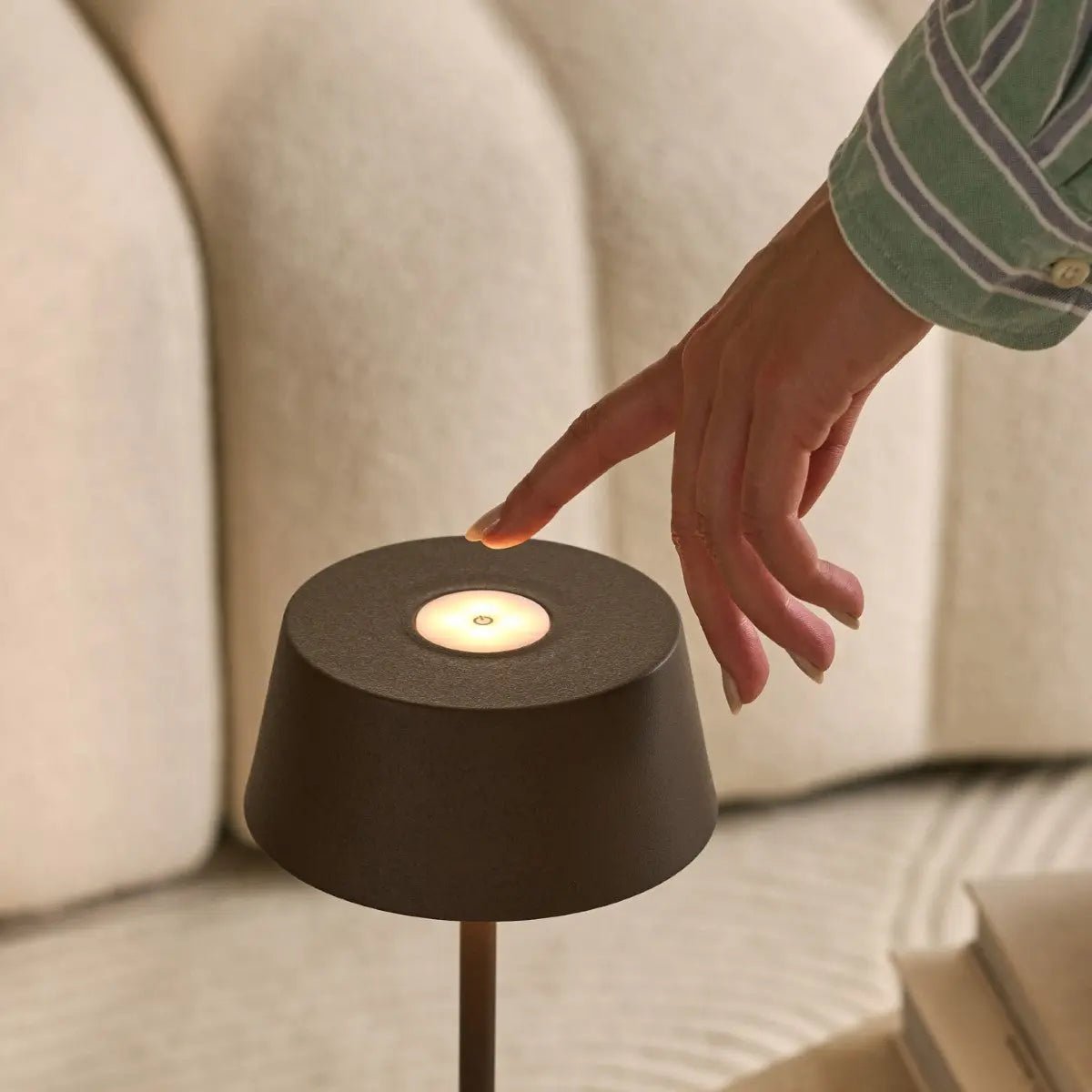 Lampe de table rechargeable Hugo Moka Brown - Élégante, à intensité variable et sans fil