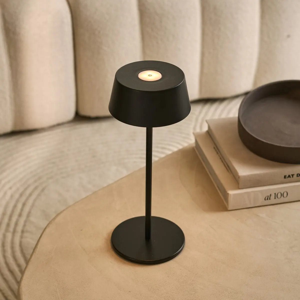 Lampe de table rechargeable Hugo Midnight Black - Intensité variable, élégante et sans fil