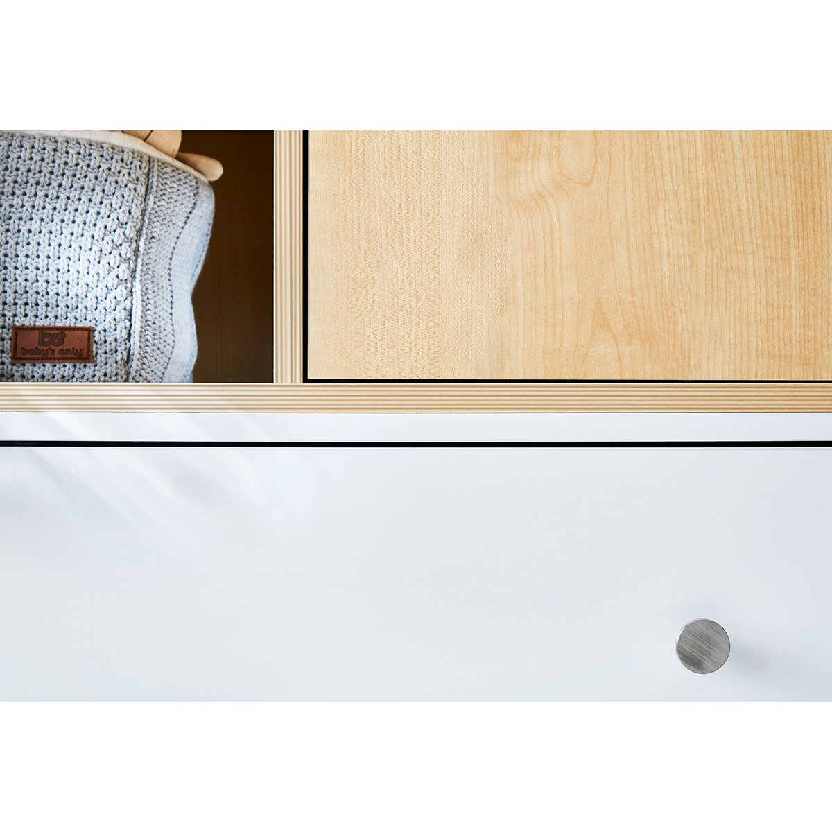 Pépinière 'Boks' large large
3 pièces : lit bébé, grand meuble à langer, grande penderie