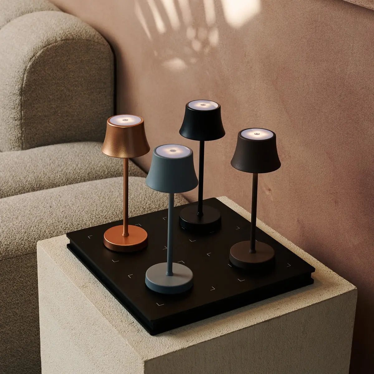 De Pijp Mini Mouse Grey Grey Rechargeable Table Lampe - Charge sans fil, lampe dimmable et 3 couleurs claires