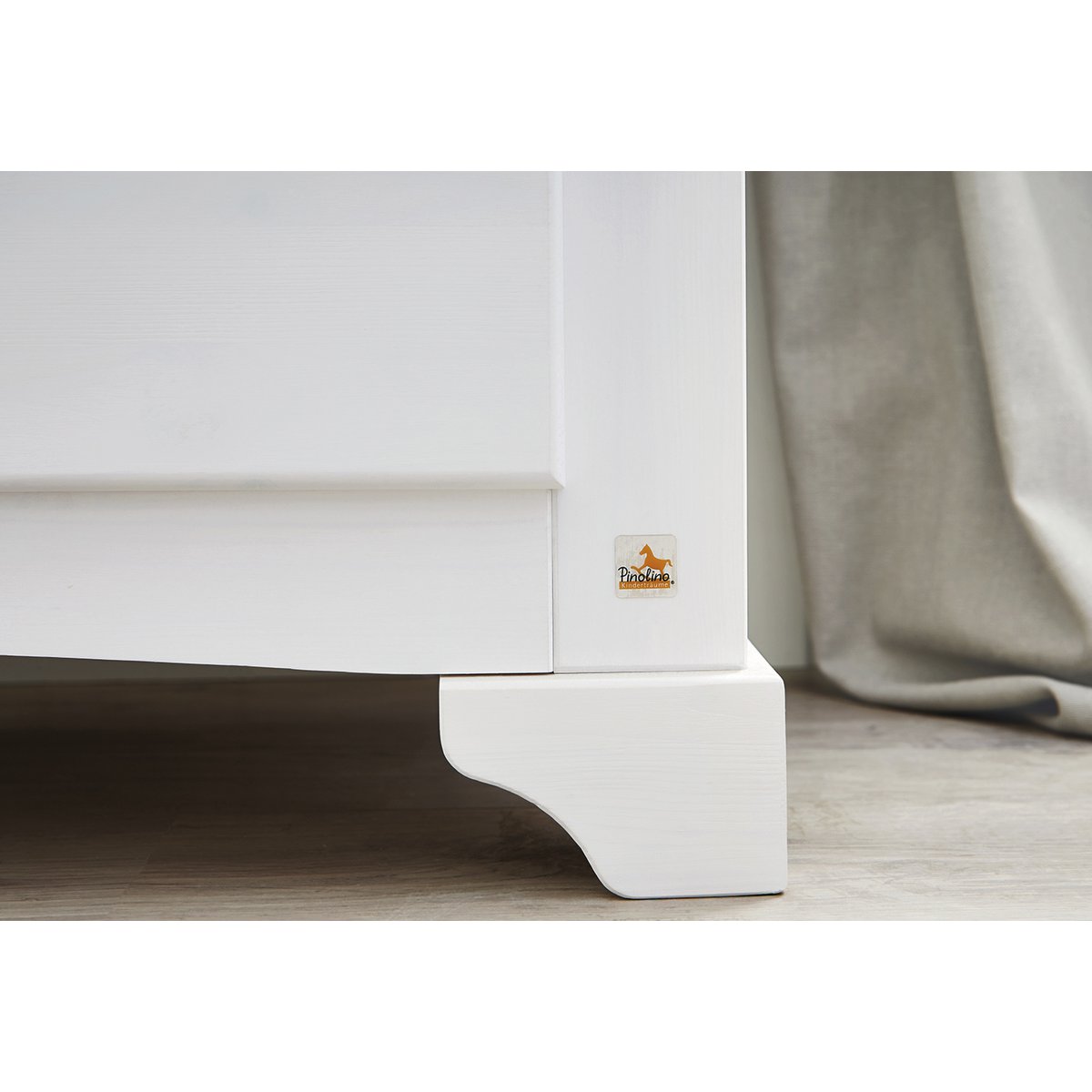 Pépinière 'Pino' large large
3 pièces : lit bébé, grand meuble à langer, grande penderie