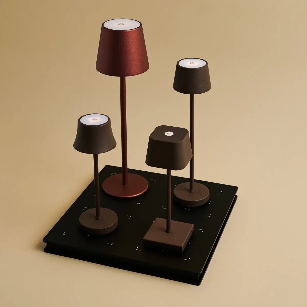 Amstel Professional Draadloos Oplaadstation met Oplaadpoort - Eenvoudig en Functioneel met Qi Technologie