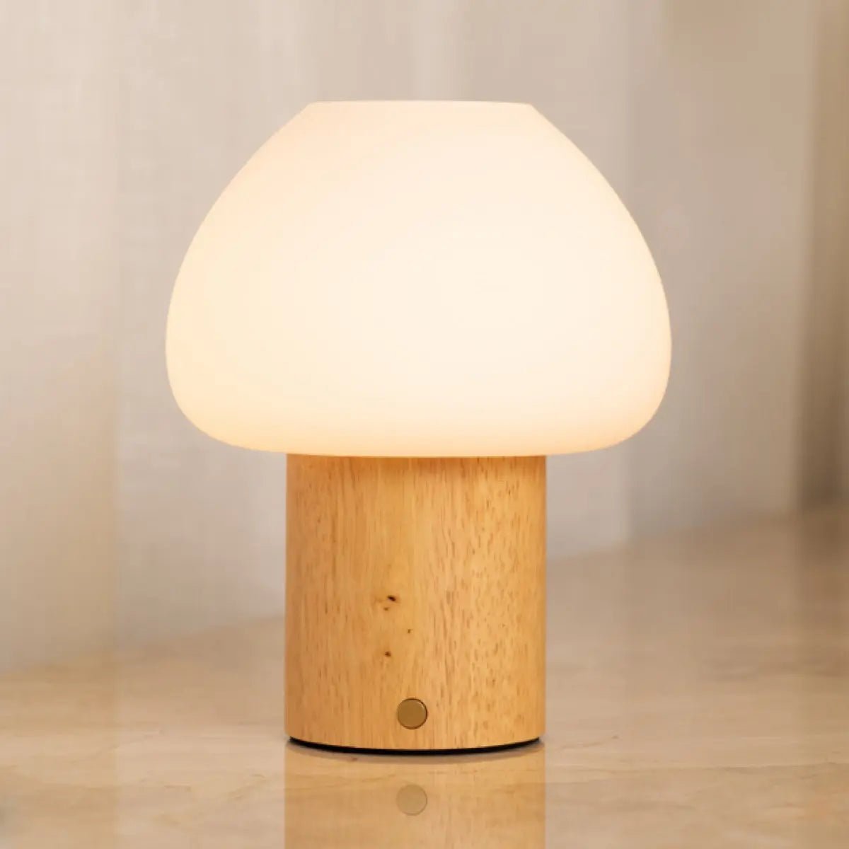 Lampe en bois Fynn marron clair – rechargeable, variable et élégante