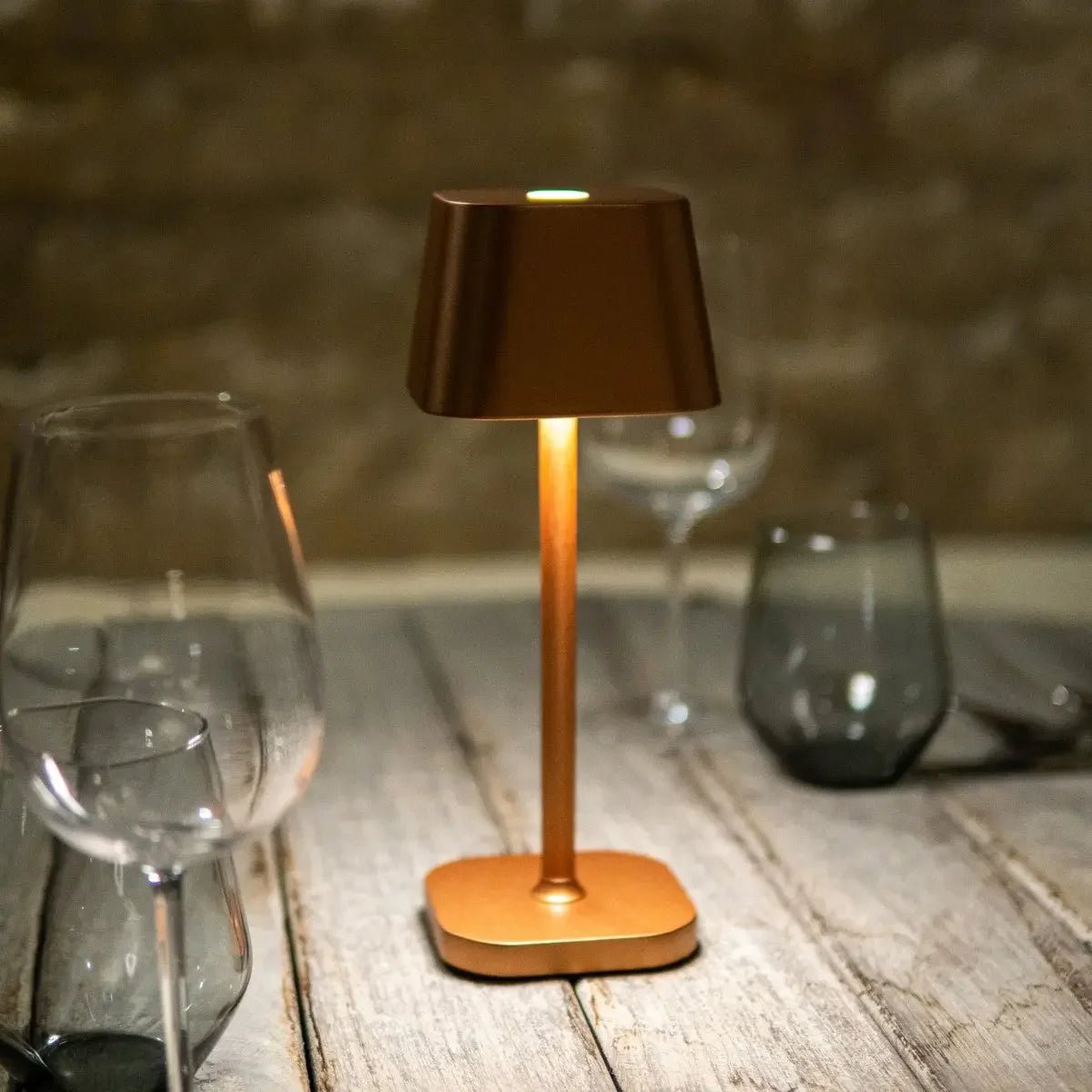 Lampe de table rechargeable en cuivre Ava | Élégant, sans fil et à intensité variable