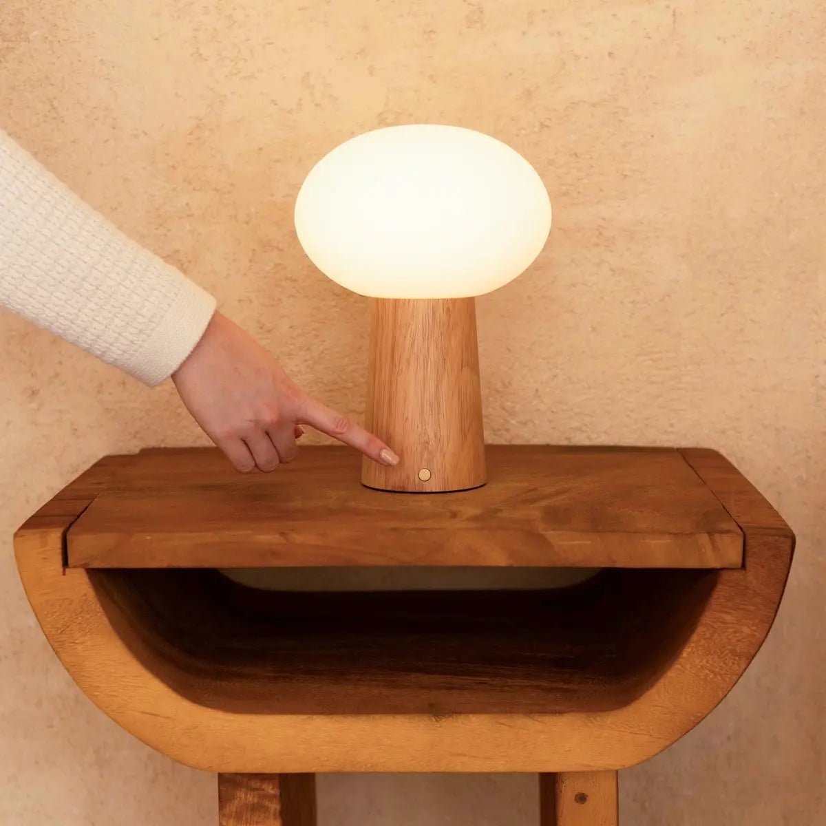 Lampe de table rechargeable en bois marron clair maximum avec verre et batterie rechargeable | Éclairage dimmable et polyvalent