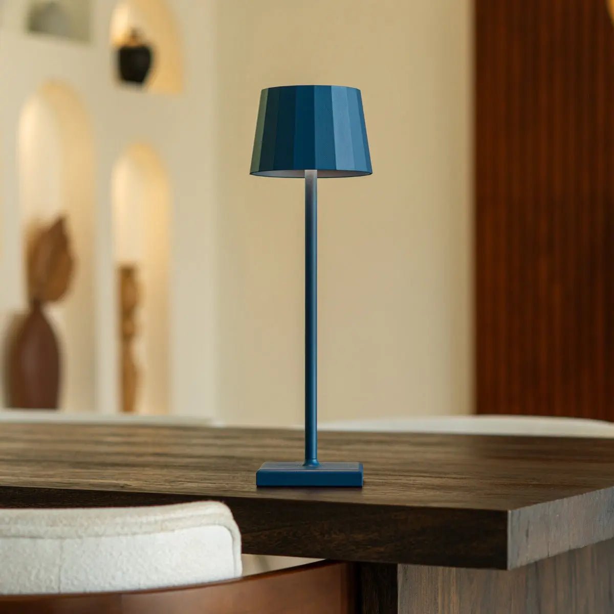 Wouter Delftware Blue Rechargeable Table Lampe - Charge sans fil, Dimmable, durée de vie de la batterie de 120 heures