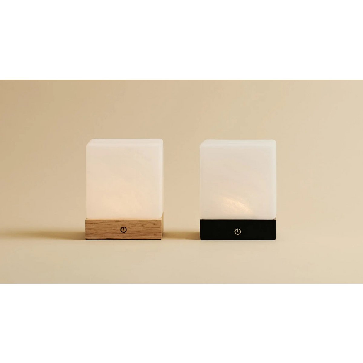 Lampe en bois sans fil brun clair avec verre congelé - batterie rechargeable, dimmable, 100 heures