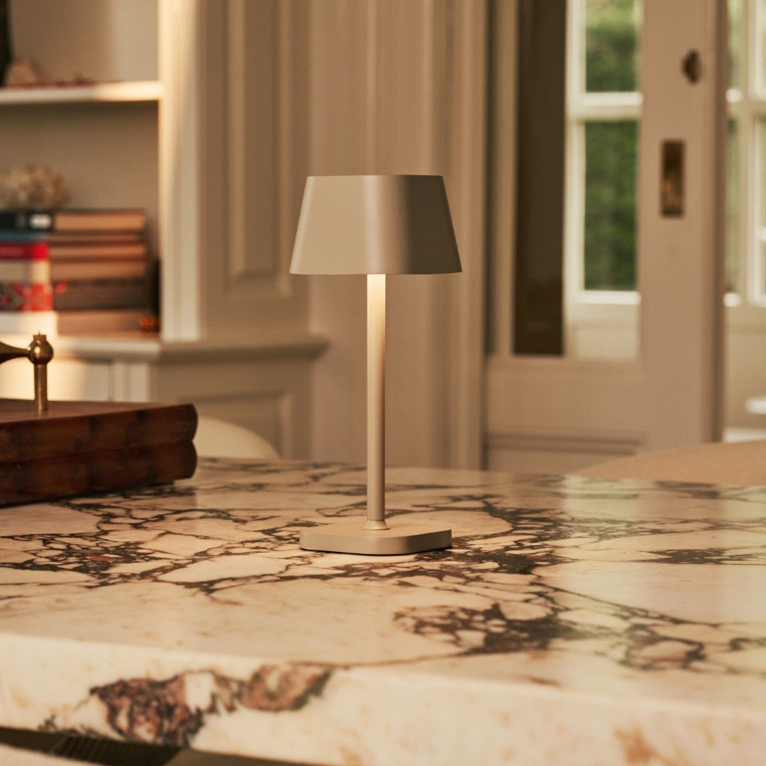 Ava Shadow Gray - lampe de table rechargeable | Élégant, sans fil et dimmable