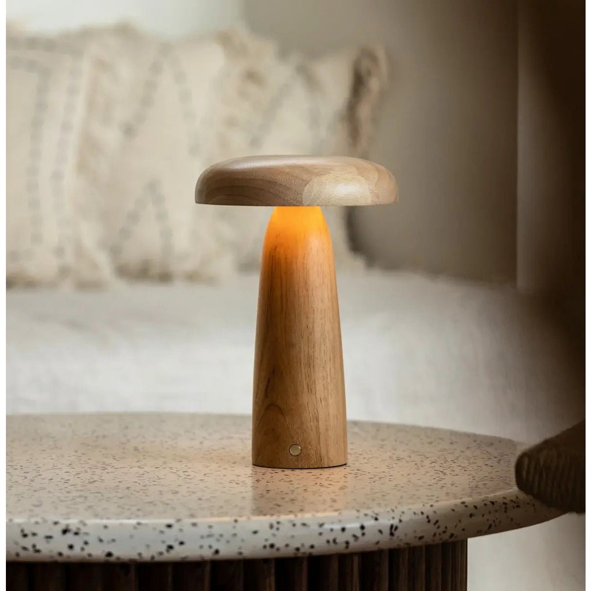 Lampe de table en bois Lennart – Éclairage rechargeable, à intensité variable et sans fil