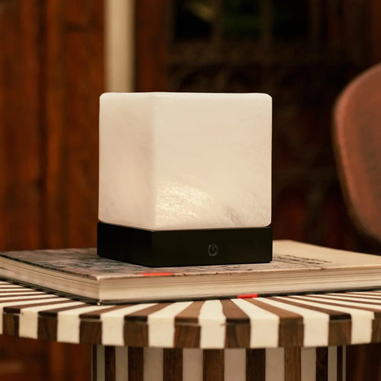 Lampe en bois sans fil noir yce avec verre congelé - batterie rechargeable, dimmable, 100 heures