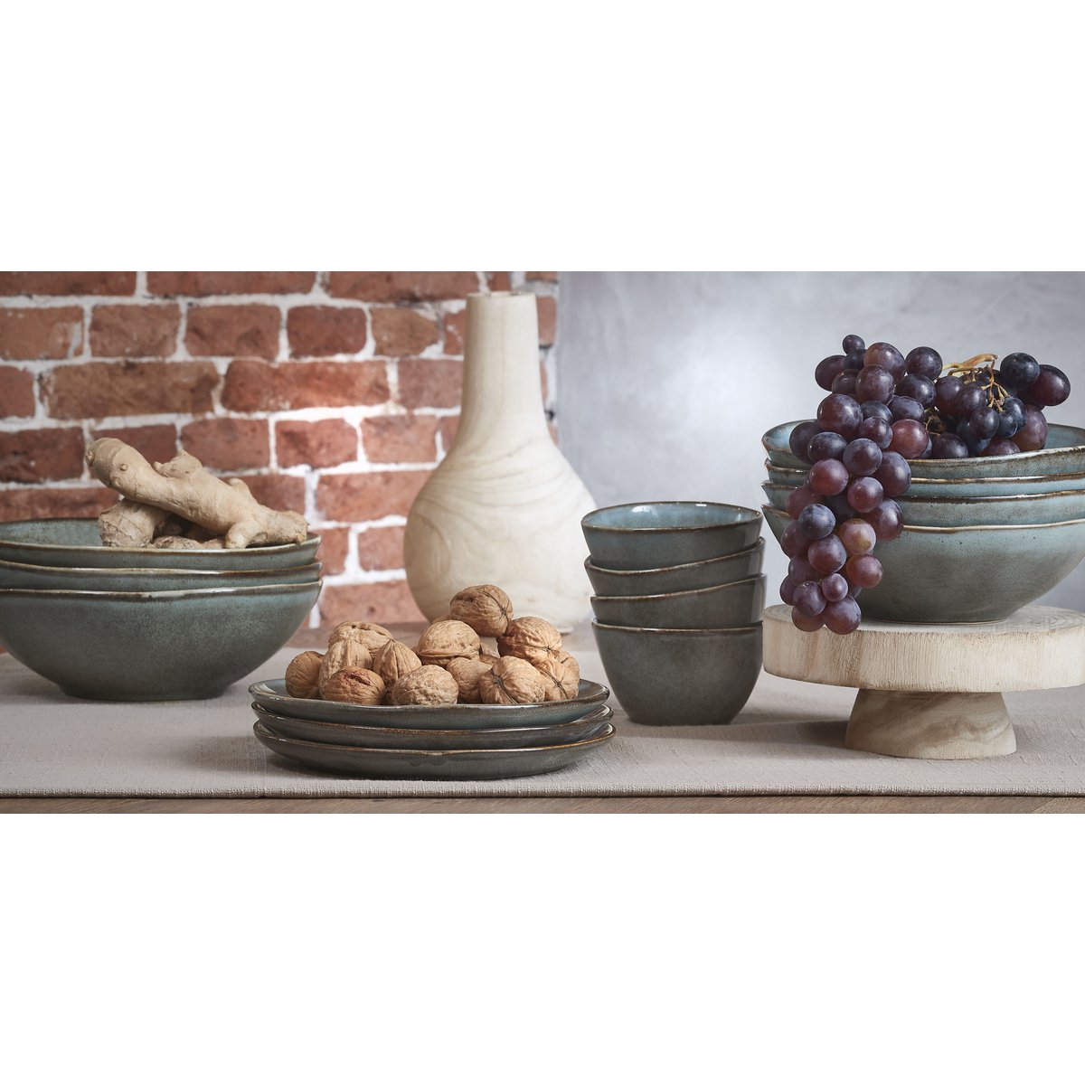 Vase Pia / H28 x Ø16 cm - Bois de Paulownia - Marron clair