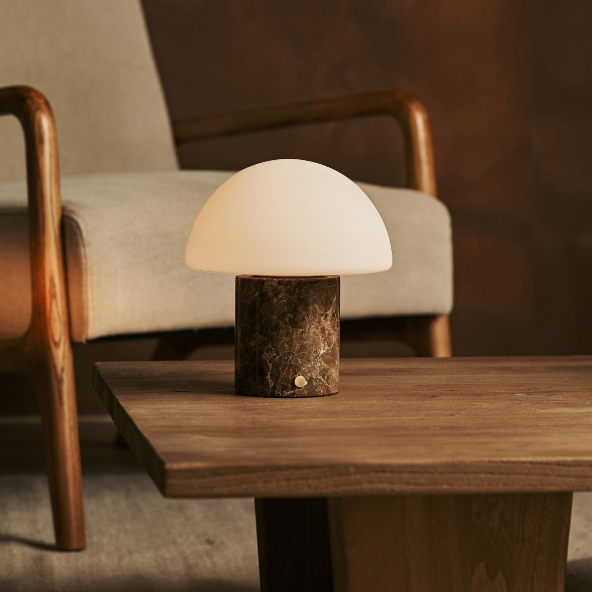 Maris Brown / Emperador Dark – Lampe de table rechargeable en marbre