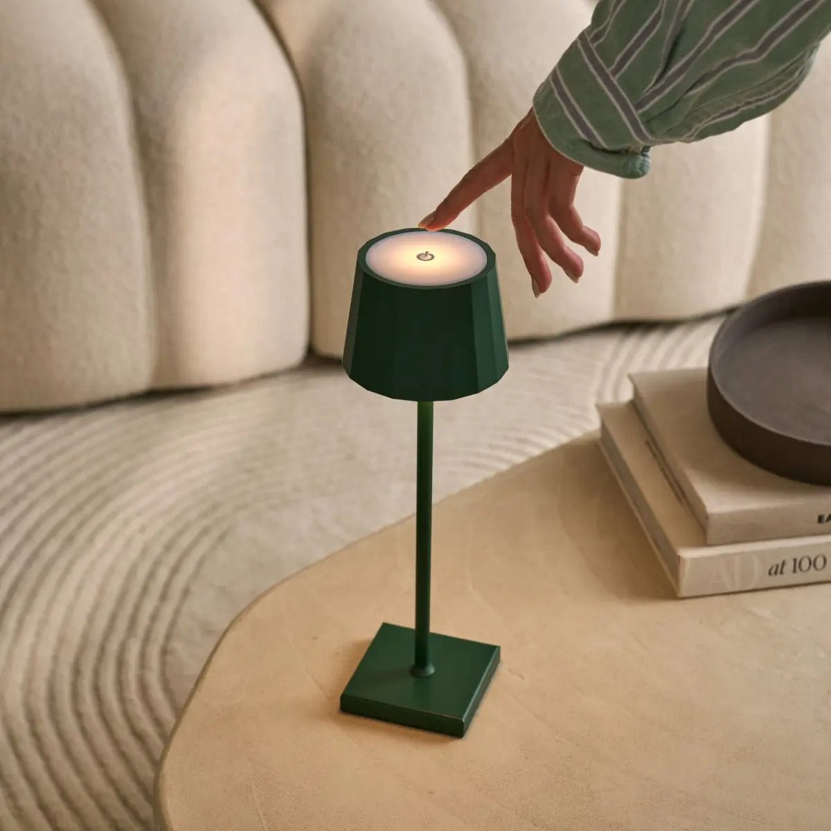 Lampe de table rechargeable vert William Pine – USB-C, intensité variable, batterie 120 heures